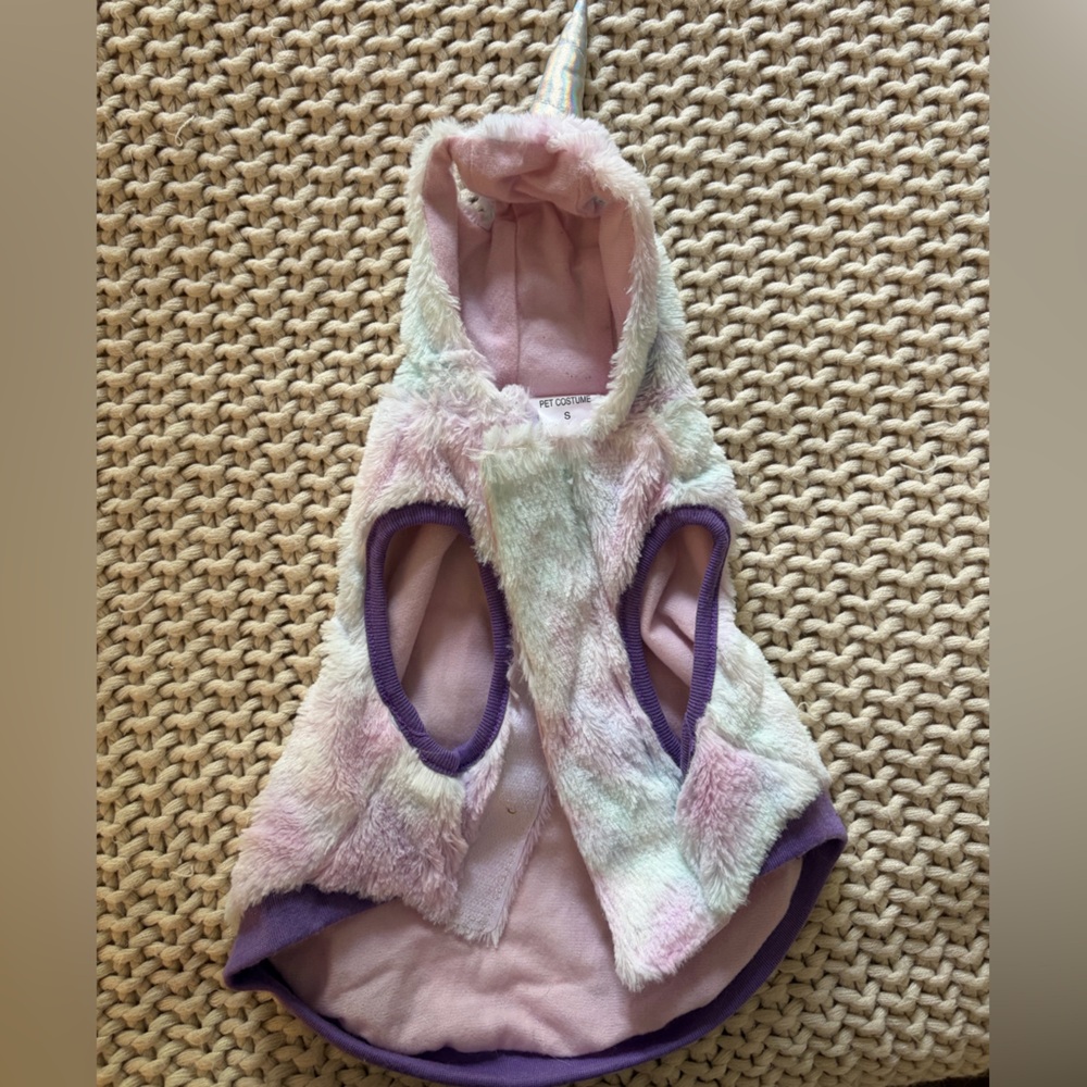Hyde & EEK! Unicorn Pet Costume - size small